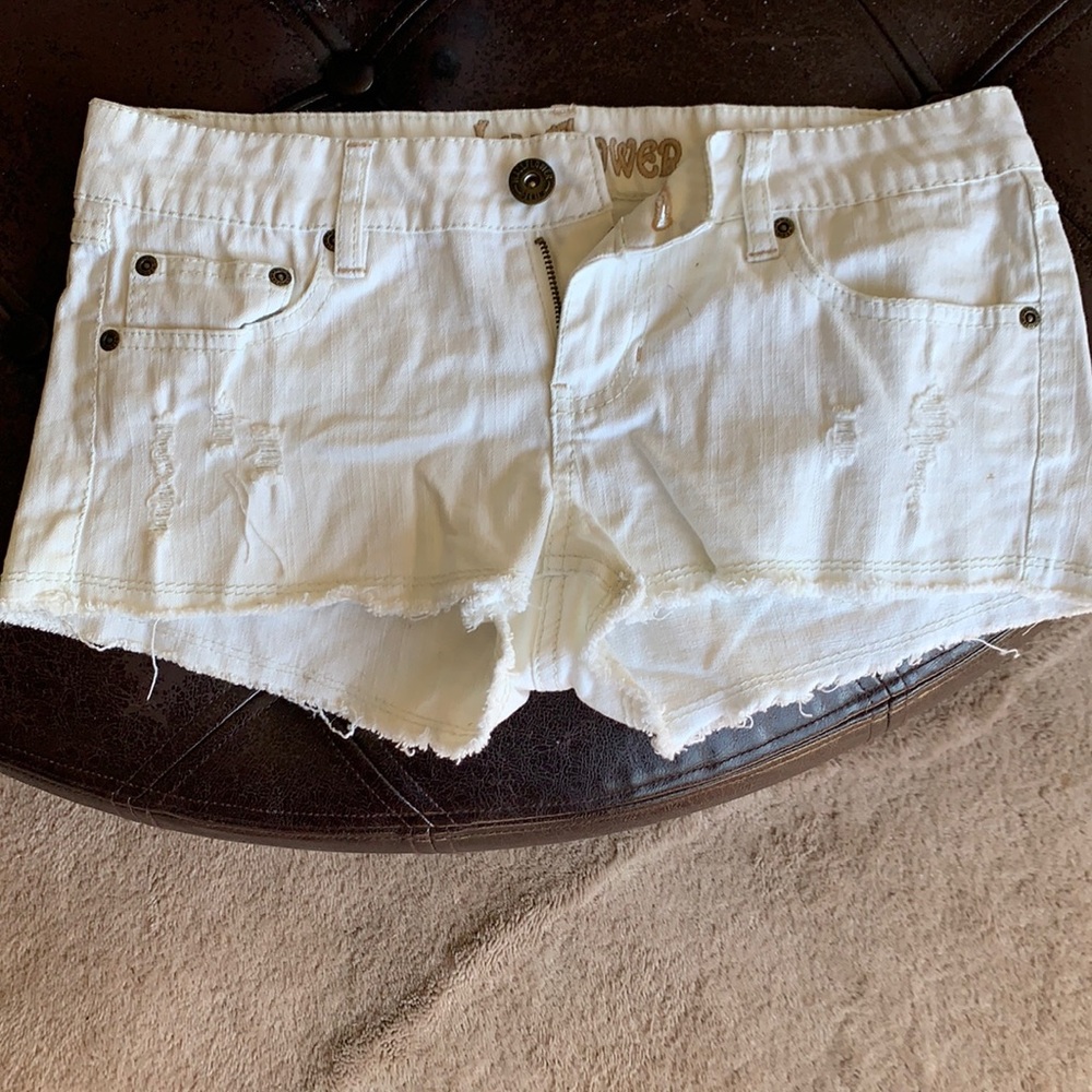 Fun white shorts!  Sz 7